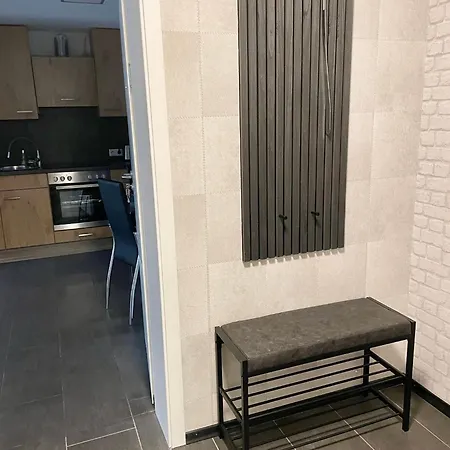 Apartment Apartment *